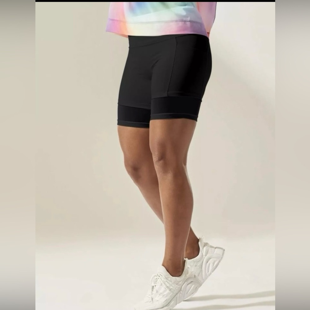 Athleta Mesh Me Up Stash Pocket 8” Short Size XXS Black NWT